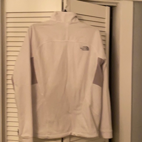 White with gray! - Picture 4 of 4